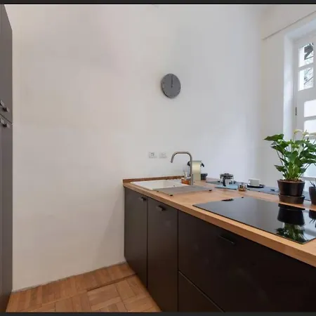 Greenhouseflat *